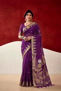Conjunto Floral Morado Indio-Pakistaní, Vestido Tradicional Bordado con Borde Dorado y Borlas, Traje para Festivales - Product Image 2
