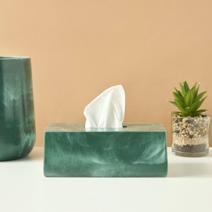 Caja de pañuelos de resina verde, elegante y decorativa, para mesa de centro o mesa de consola. - Product Image 1
