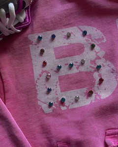 Sweat à capuche rose personnalisé avec fermeture éclair intégrale, orné de strass, en coton épais, brodé graphique, style streetwear vieilli pour homme - Product Image 4