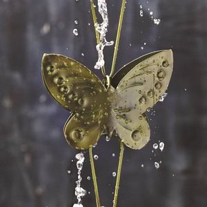 Chaîne de pluie suspendue contemporaine avec des coupelles décoratives en métal - Product Image 2