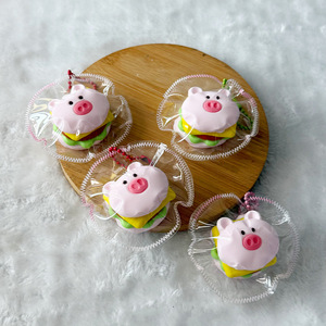 CHENXI Mini Llavero de Hamburguesa de Cerdo, Juguetes Blandos Antiestrés Fidget Taba para Niños - Product Image 5