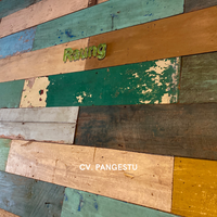 Paneles de Pared Acústicos de Teca Reciclada con Diseño Geométrico Minimalista y Superficie Natural Erosionada, Fácil Instalación, Indonesia