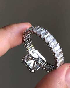 แหวนเพชรทรงรัศมีเคลือบทอง 18K เพชรเลี้ยงในห้องปฏิบัติการ ดีไซน์วงแหวนล้อมเพชรแบบ Eternity สำหรับทั้งชายและหญิง หรูหรา สามารถปรับน้ำหนักได้ - Product Image 4