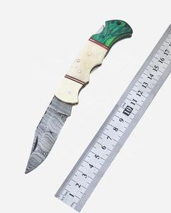 Couteau de poche pliant artisanal en acier Damas sur mesure avec étui en cuir, manche en bois osseux, support OEM, pour usage quotidien - Product Image 1