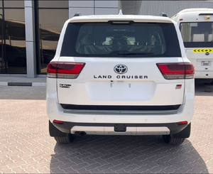 Tout NEUF 2025 Land Cruiser LC300 GRSport 457 ch diesel 3.3L 6 cylindres Transmission automatique Volant à gauche - Product Image 4