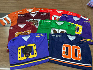 เสื้อยืดครอปสตรีทแวร์ Y2k สำหรับผู้หญิง แบบสั่งทำขายส่ง FQ เสื้อครอปคอวี พิมพ์ลายตัวเลขและตัวอักษร ลายกราฟิกอเมริกันฟุตบอล - Product Image 3