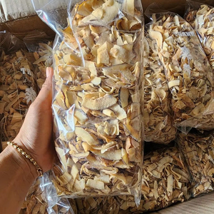 Chispas de coco tostado doradas para aperitivos, mezclas, repostería y como adorno para cereales. Producto de exportación de Vietnam. - Product Image 1