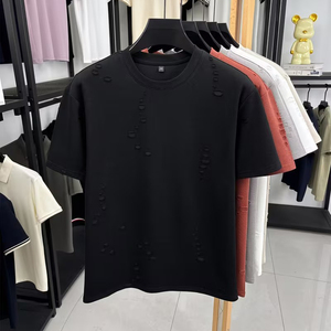 เสื้อยืดสไตล์มินิมอลผู้ชาย แขนสั้น ทรงปกติ ขอบดิบ ดีไซน์ลุคซักฟอก ทันสมัย - Product Image 5