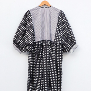 Belle robe en coton à motifs floraux, imprimée à la main, pour un usage décontracté. - Product Image 6