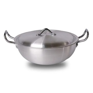 Casserole ronde avec couvercle en verre, poignées en alliage de zinc, finition polie, design moderne et luxueux, durable, lavage à la main uniquement - Product Image 4