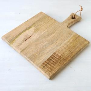 Planche à découper élégante en bois avec poignée, épaisse, durable, facile à saisir, idéale pour couper, servir le fromage, le pain et l'utilisation en cuisine - Product Image 5