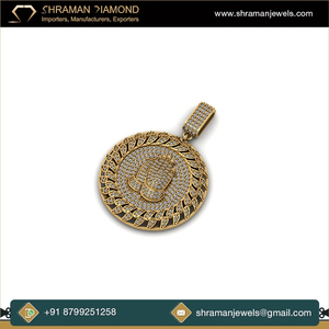 Colgante de Plata 925 Bañado en Oro con Diseño Personalizado Cristiano Hip Hop, Medallón de Ángel con Manos en Oración, Círculo y Diamantes de Moissanita, Estilo Trendy - Product Image 2