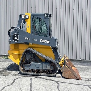 Chargeuse compacte sur chenilles Deere 325G haut de gamme offrant une traction supérieure, une maniabilité précise et des performances durables - Product Image 4