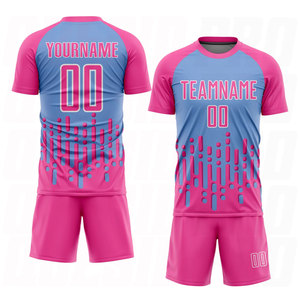 Uniformes de football personnalisés de qualité supérieure, maillots de football entièrement personnalisés, respirants, légers, vêtements de performance pour le football - Product Image 1