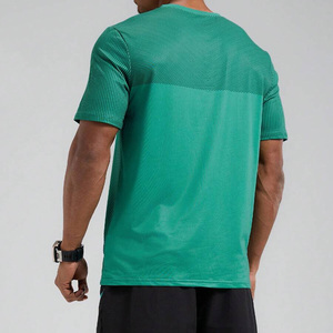 Tenue de football athlétique personnalisée : Maillot et short imprimés pour équipe, séchage rapide, protection UV, idéal pour les tournois et l'entraînement en club en été - Product Image 6
