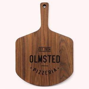 Tabla de Cortar Pizza Personalizada con Asa, Diseño Grabado, Acabado Liso, Superficie Resistente, Ideal para Preparar, Servir y Exhibir - Product Image 1