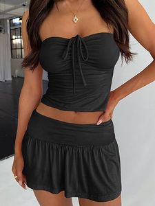 Ensemble décontracté pour femme : crop top bandeau uni et short au-dessus du genou, sans manches, sans col, en tissu tricoté respirant, idéal pour l'été - Product Image 1