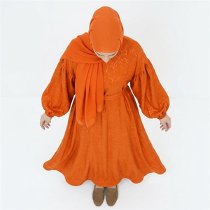 Abaya légère et respirante de style Dubaï, élégante et modeste, avec hijab assorti pour femmes, vente en gros d'abayas pour femmes - Product Image 4