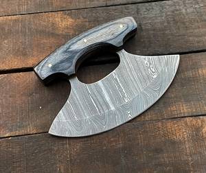 Couteau Ulu artisanal en acier Damas avec manche en bois – Couteau de chef premium à lame oscillante pour l'extérieur - Product Image 4