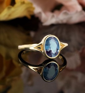 Bague Alexandrite en Argent Sterling 925, Bague de Fiançailles de Luxe, Pierre Précieuse à Changement de Couleur, Bijou de Mariée Vintage, Cadeau pour Femme, Idéal pour les Fêtes - Product Image 6