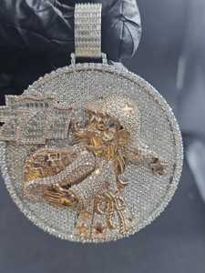 Colgante de Moissanita Personalizado, Colgante de Personaje de Dibujos Animados Estilo Hip Hop, Joyería de Rapper con Moissanita VVS, Colgante Baguette con Incrustaciones de Diamantes - Product Image 6