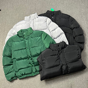 เสื้อแจ็คเก็ตพัฟเฟอร์สีขาวแบบ unisex มีฮู้ด สำหรับฤดูหนาว สวมใส่สบาย บุผ้าโพลีเอสเตอร์หนา คอตั้ง ปิดด้วยกระดุม ทรงหลวมสั้น - Product Image 4