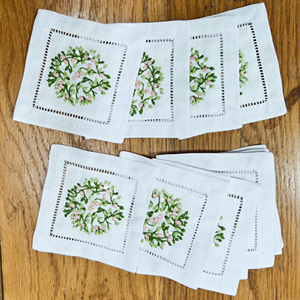 Custom Machine-Embroidered Eco-Friendly Linen Durable Reusable Square 15x15cm Cocktail Napkins for B2B & Hospitality - Product Image 3