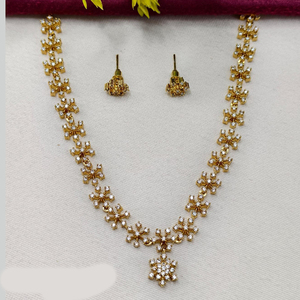 Ensemble élégant de collier et boucles d'oreilles en pierres autrichiennes plaqué or |   Bijoux de mariée indiens | - Product Image 1