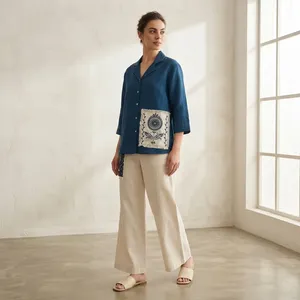 Chemise tunique bleue brodée pour femmes avec manches trois quarts, boutons sur le devant et pantalon large beige, tenue décontractée d'été - Product Image 2