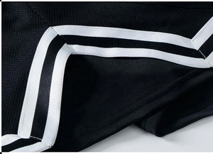 Shorts de course athlétiques pour hommes de haute qualité, couleur noire, séchage rapide, réfléchissants, avec poches zippées - Product Image 5