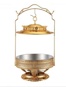 Elegante brillo metálico del calentador de comida con tapa colgante de diseño que mejora la presentación de los platos y atrae a los comensales. - Product Image 2