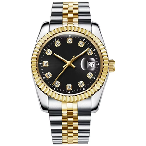 Montre élégante pour femme à quartz avec cadran noir, accents dorés, bracelet en acier inoxydable, affichage de la date, boîtier rond de 36 mm - Product Image 1