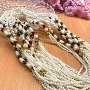 Collares de Moti Mala blancos hechos a mano para bodas y fiestas, conjuntos de mini Moti Mala Barat Sawagat de 12 piezas, collares de diseñador Moti Mala. - Product Image 4