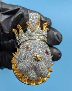 Colgante de Plata 925 Estilo Hip Hop Pitbull con Moissanita VVS Personalizada, Colgante Bicolor con Diseño de Animal - Product Image 1