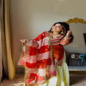 VASTRA COTTAGE Conjunto Kurti de Fiesta de Diseño para Mujer con Top Premium de Bordado de Lentejuelas Pesadas, Palazzo y Dupatta de Organza Tabi - Product Image 6