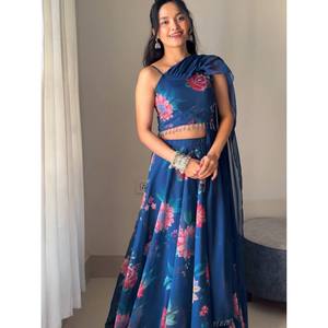 Lehenga Choli de Diseño en Línea A para Fiesta con Cintura Natural, Estampado Elegante en Tela de Chifón - Product Image 3