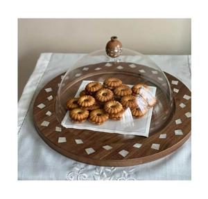 Élégant plateau arabe en bois avec incrustations de nacre scintillante, idéal pour les cadeaux de mariage et la présentation de luxe sur table. - Product Image 3