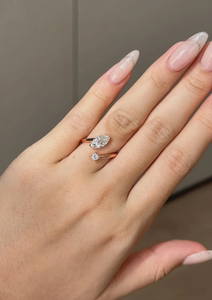 Bague de fiançailles élégante en or 14K/18K avec deux diamants de laboratoire taille marquise, style ouvert, minimaliste, bijoux fins - Product Image 2