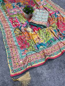 Sari de seda Chinon de diseñador con borde de ribete, borlas Latkan y auténtico trabajo de espejo, reversible, estilo fiesta, largo hasta el tobillo - Product Image 5