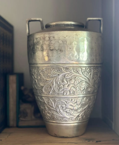 Urne funéraire en métal argenté artisanal de qualité supérieure avec gravures florales et poignées latérales pour adultes - Vente en gros - Product Image 1