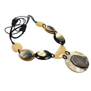 Collar de Cuerno con Pendientes para Mujer a Precio Accesible, Producto Hecho a Mano en Oferta - Product Image 2