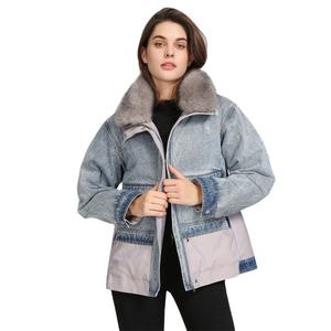 Chaqueta de Mezclilla para Mujer, OEM 2026, Personalizada, con Cuello de Piel Sintética, Lavada, para Invierno - Product Image 4