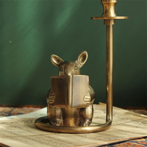 Candelabro de hierro y latón vintage hecho a mano con forma de ratón, soporte único para velas con figura de animal, original para Navidad y Pascua - Product Image 4