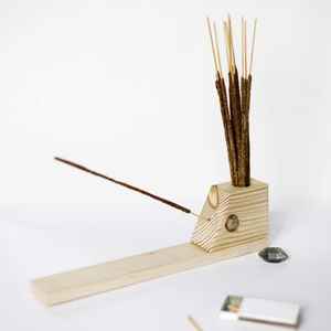 Porte-encens en bois naturel artisanal pour la méditation, le yoga, l'aromathérapie et les bâtonnets parfumés - Product Image 2