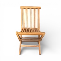 Chaise pliante en bois avec dossier à lattes, design minimaliste et moderne, bois clair, aspect naturel Airstream, pour salle à manger