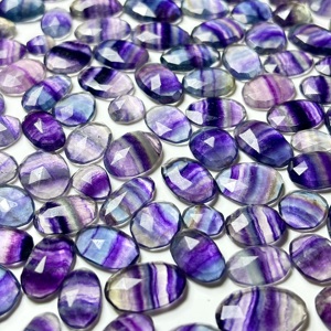 Pierres précieuses en fluorite naturelle taillées en forme de rose, formes variées, polies avec jeu de couleurs pour la fabrication de bijoux, vente en gros en vrac - Product Image 3