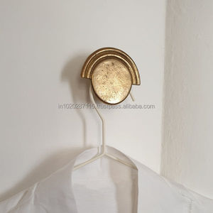 Crochets muraux en laiton longue durée avec un attrait rustique conçus pour les maisons élégantes et un usage quotidien pratique - Product Image 4