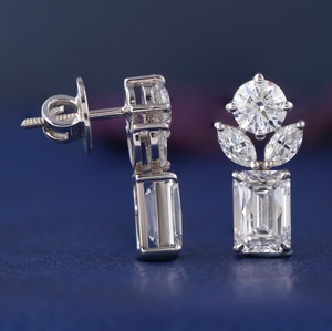 ต่างหูเพชรเม็ดเดี่ยวทรงหยดน้ำ 2.97 กะรัต ทองคำขาว 14K ทรงเหลี่ยมมรกต ดีไซน์เรขาคณิตทันสมัย เหมาะสำหรับโอกาสพิเศษ เช่น วันครบรอบ - Product Image 2