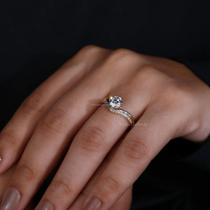 แหวนหมั้นแถวคู่ที่ได้รับการรับรองจาก IGI สำหรับผู้หญิงแหวนเพชรสำหรับปลูกในห้องปฏิบัติการพร้อมด้วยแถบทอง14K - Product Image 2