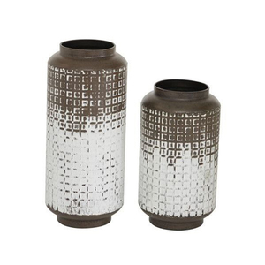 Vase à fleurs en fer forgé artisanal avec motif géométrique haut de gamme et présence décorative moderne - Product Image 5